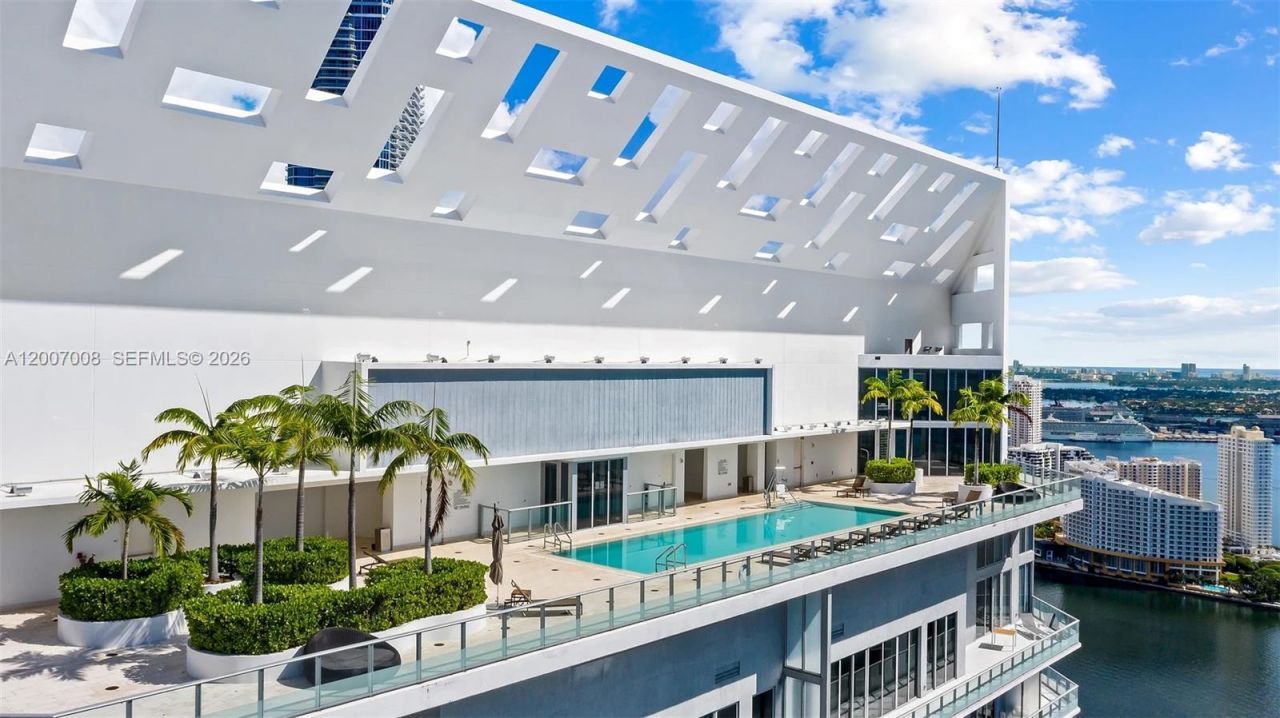 1300 Brickell Bay Dr , Unit 604, Miami, FL 33131 Photo