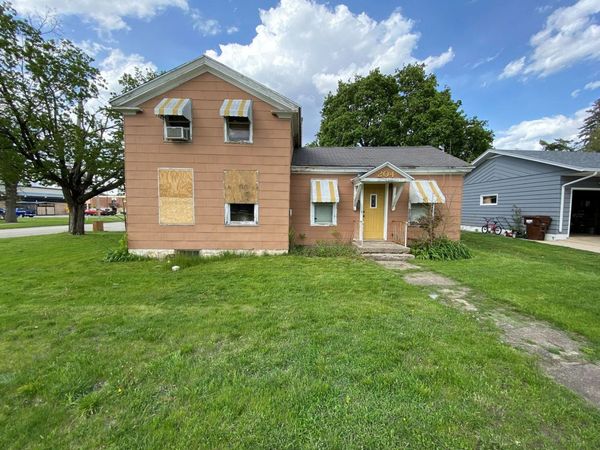 204 E Washington Street , Marengo, IL 60152