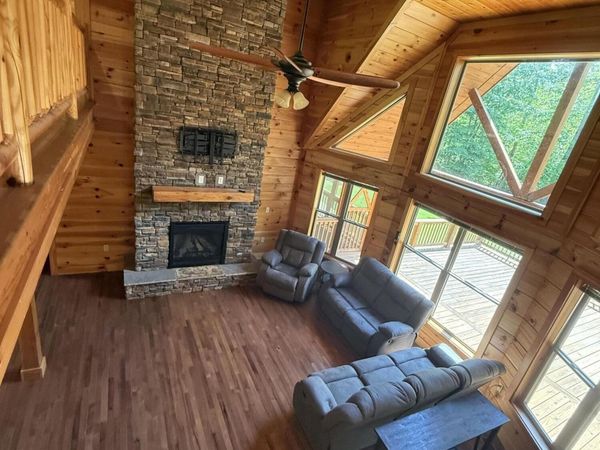 704 White Oak Rd , Monterey, TN 38574