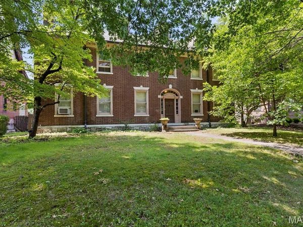 34 Waterman Place, St Louis, MO 63112