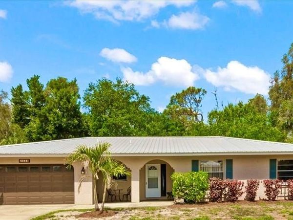 2431 N Westwood DR, NORTH FORT MYERS, FL 33917