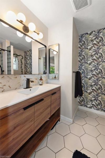 2431 N Westwood Dr, North Fort Myers, FL 33917 Photo