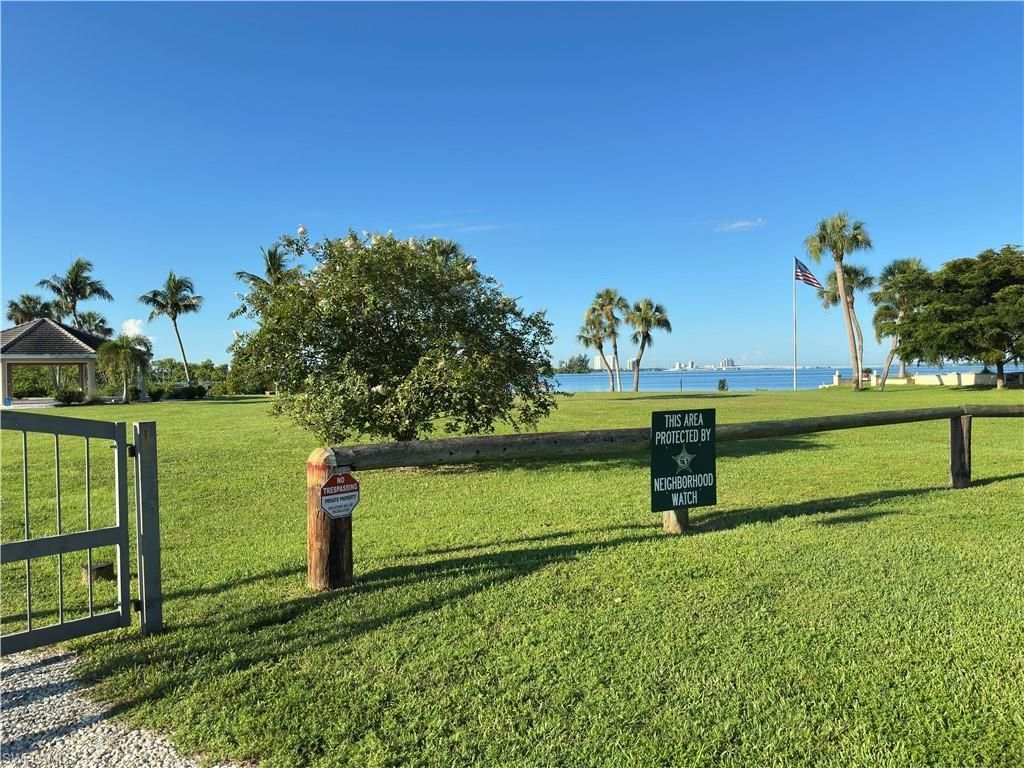 2431 N Westwood Dr, North Fort Myers, FL 33917 Photo