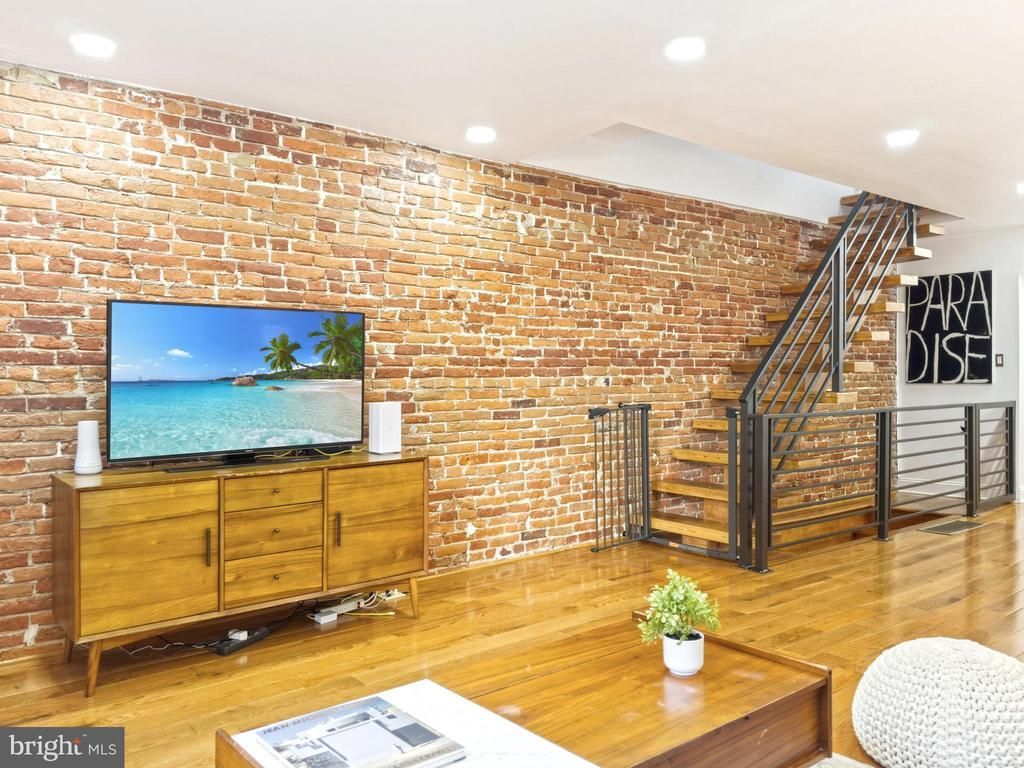 312 Manton Street, Philadelphia, PA 19147 Main Photo