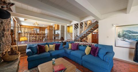 379 Crystal Court, South Lake Tahoe, CA 96150 Photo