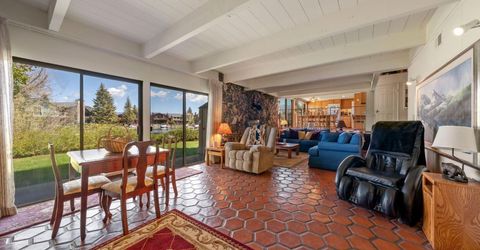 379 Crystal Court, South Lake Tahoe, CA 96150 Photo