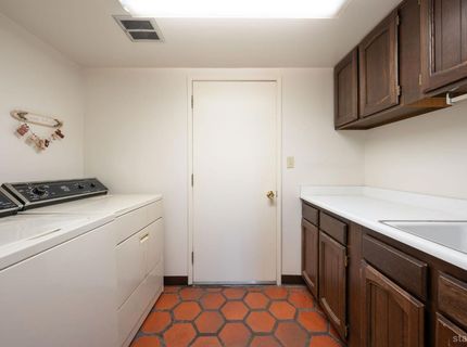 379 Crystal Court, South Lake Tahoe, CA 96150 Photo