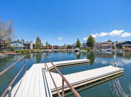 379 Crystal Court, South Lake Tahoe, CA 96150 Photo