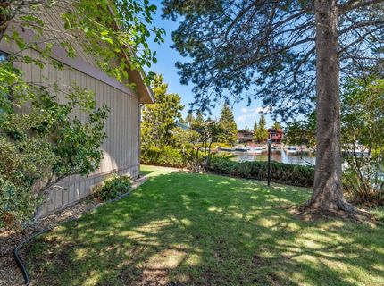 379 Crystal Court, South Lake Tahoe, CA 96150 Photo