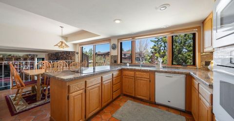 379 Crystal Court, South Lake Tahoe, CA 96150 Photo