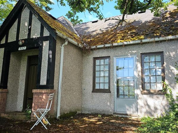 832 Lampson St, Esquimalt, BC V9A 6B2