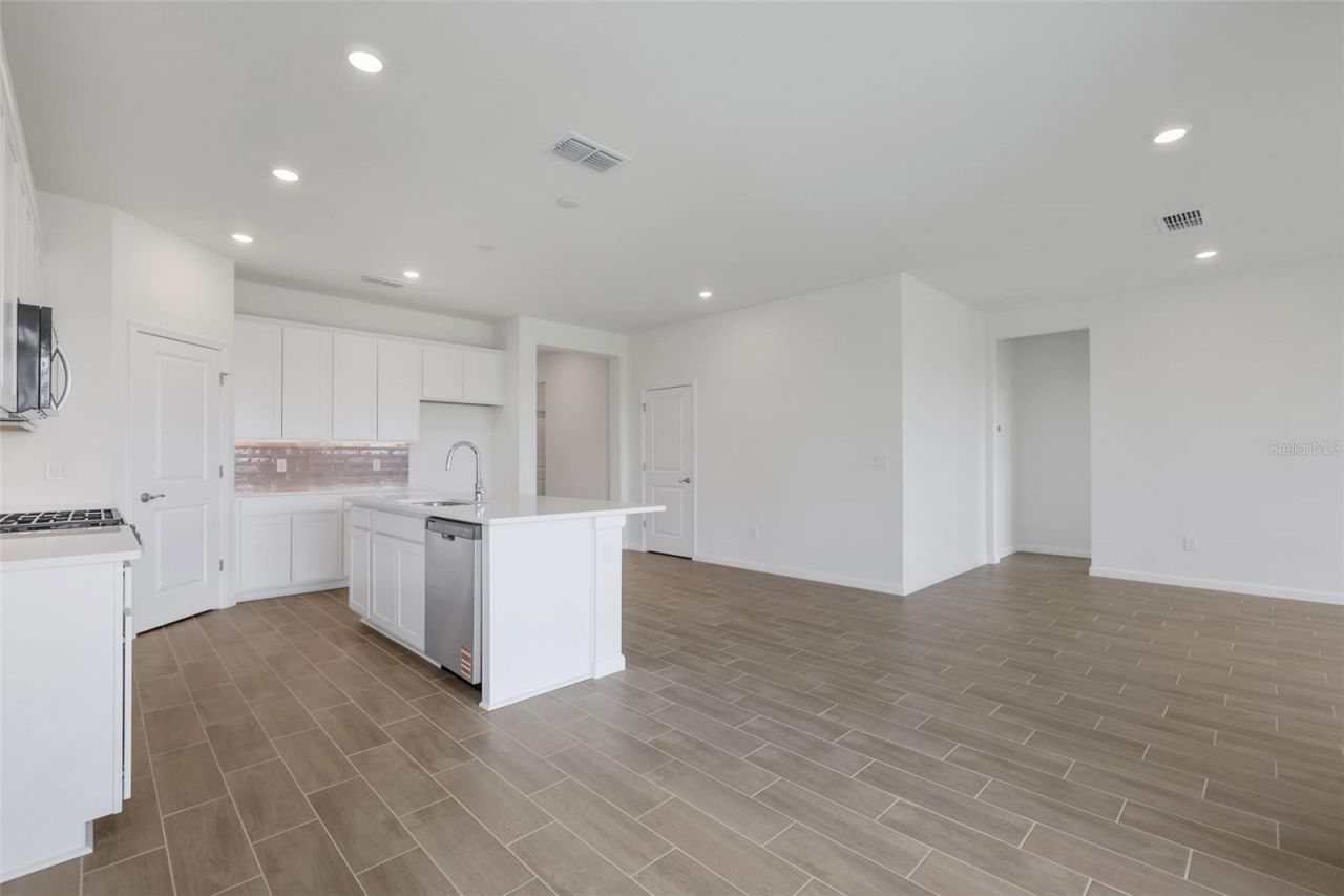 5453 NW Camberly Court, Port Saint Lucie, FL 34987 Photo
