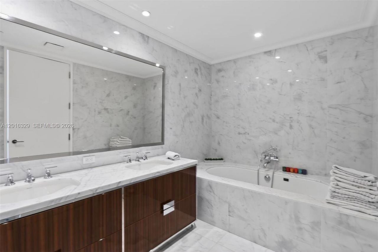 15701 Collins Ave , Unit 805, Sunny Isles Beach, FL 33160 Photo