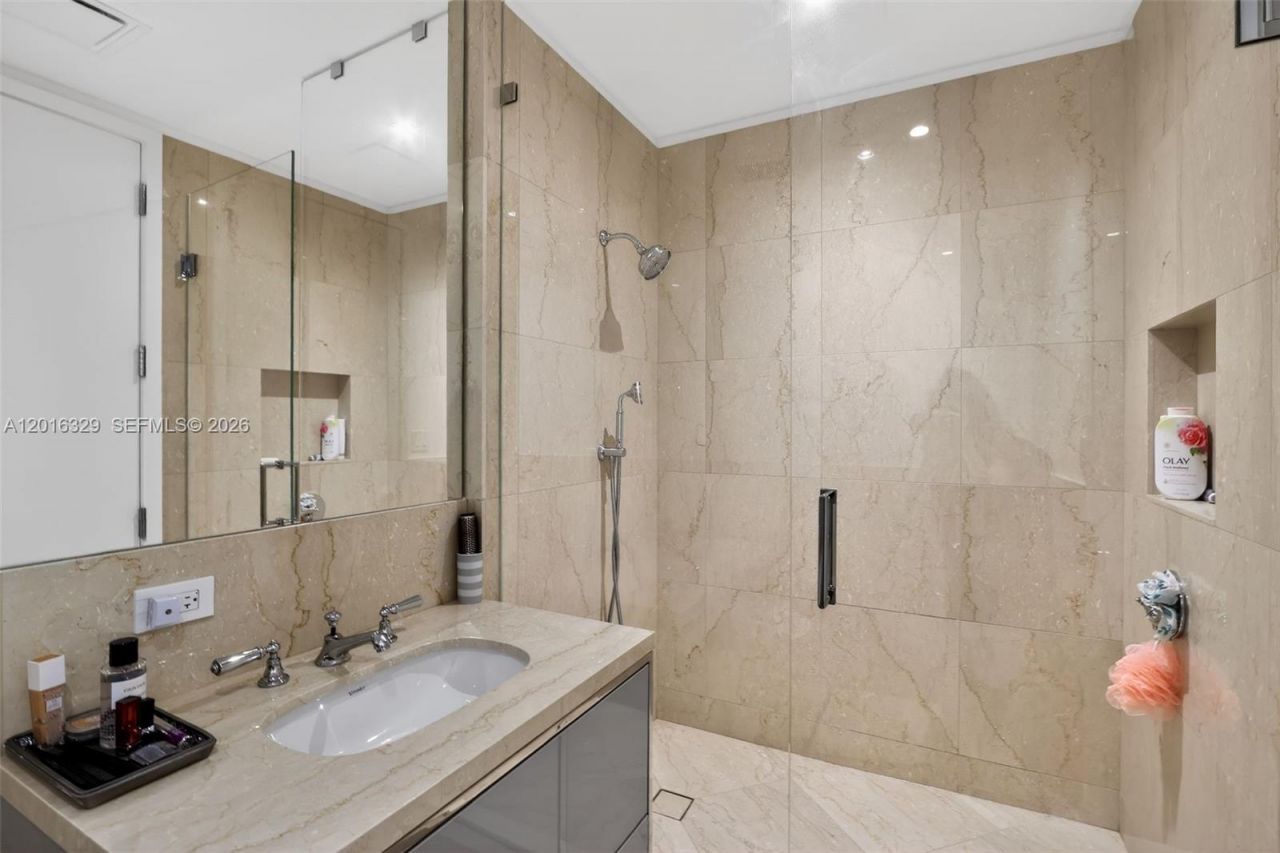 15701 Collins Ave , Unit 805, Sunny Isles Beach, FL 33160 Photo
