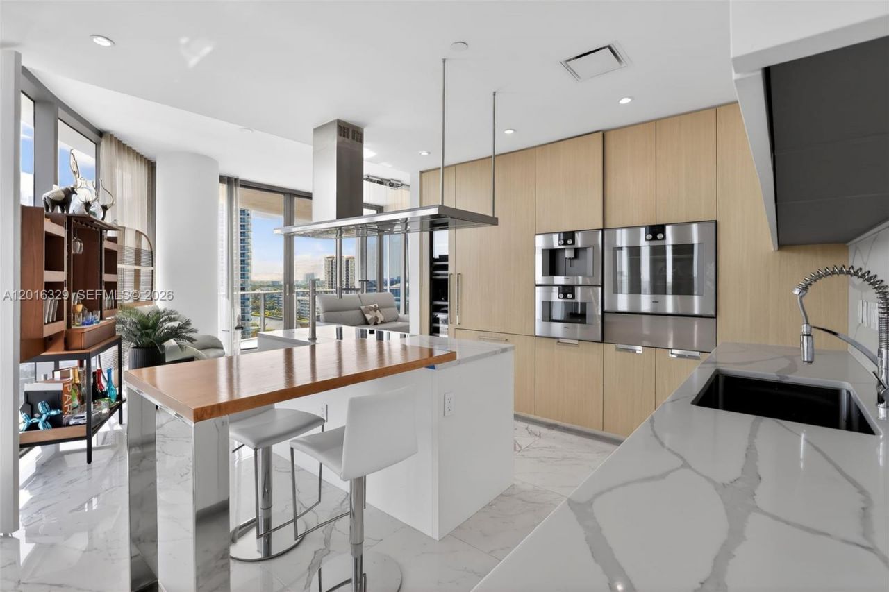15701 Collins Ave , Unit 805, Sunny Isles Beach, FL 33160 Photo