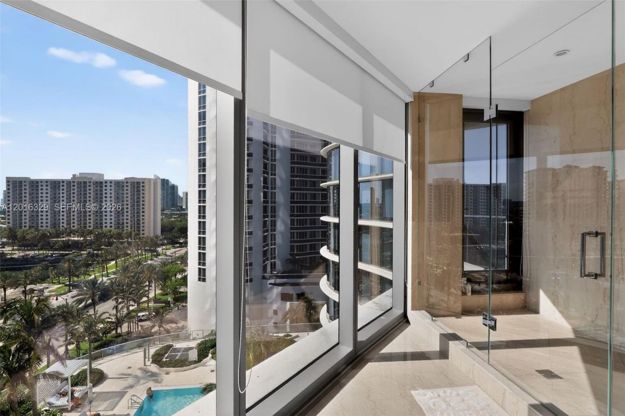 15701 Collins Ave , Unit 805, Sunny Isles Beach, FL 33160 Photo