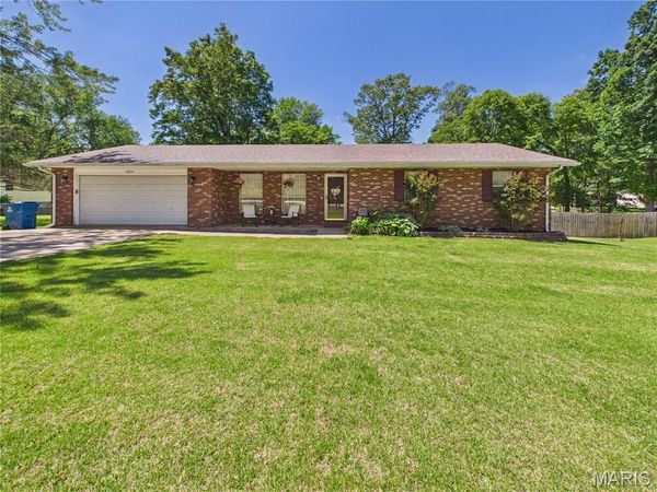 6201 Pinecrest , Poplar Bluff, MO 63901