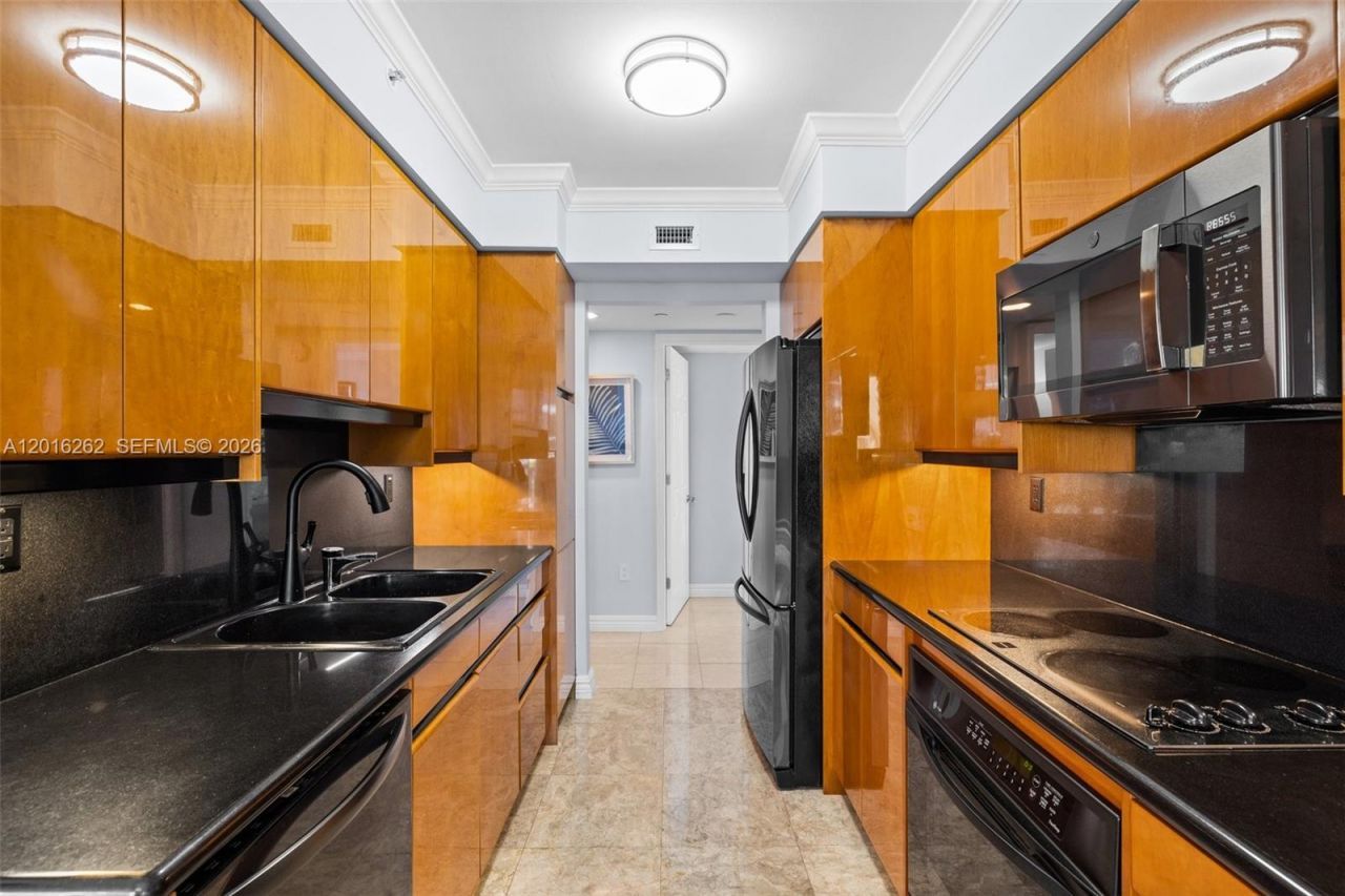 18671 Collins Ave , Unit 404, Sunny Isles Beach, FL 33160 Photo