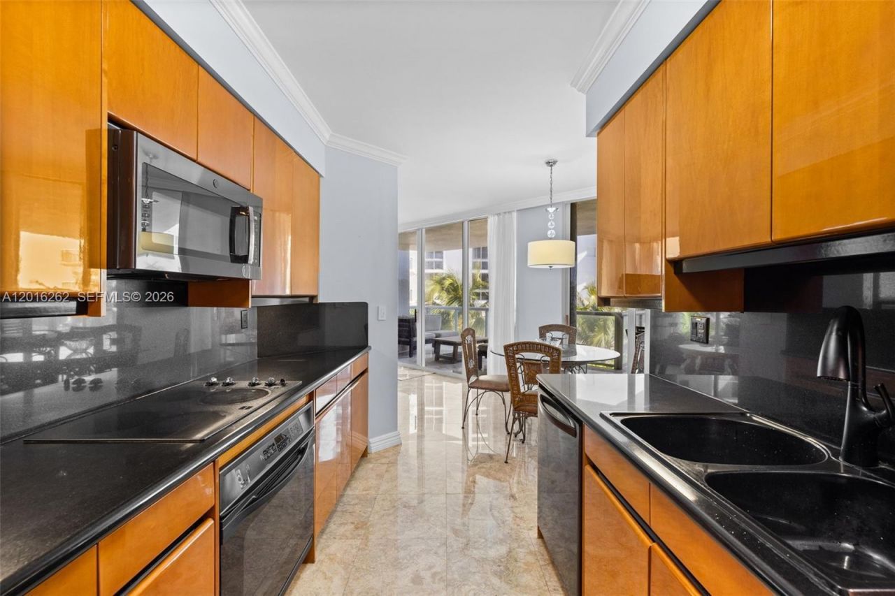 18671 Collins Ave , Unit 404, Sunny Isles Beach, FL 33160 Photo