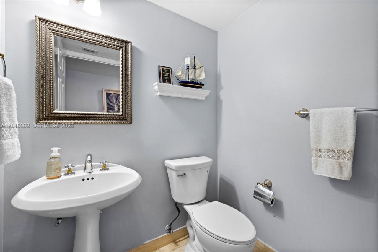 18671 Collins Ave , Unit 404, Sunny Isles Beach, FL 33160 Photo