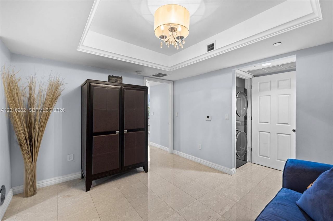 18671 Collins Ave , Unit 404, Sunny Isles Beach, FL 33160 Photo