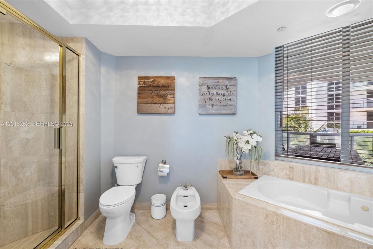 18671 Collins Ave , Unit 404, Sunny Isles Beach, FL 33160 Photo
