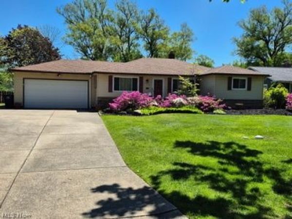 5839 Alberta Drive , Lyndhurst, OH 44124