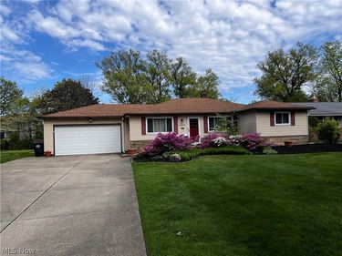 5839 Alberta Drive, Lyndhurst, OH 44124