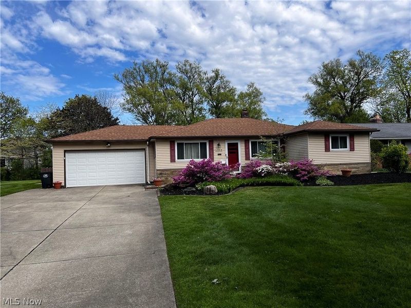 5839 Alberta Drive, Lyndhurst, OH 44124 Photo 1
