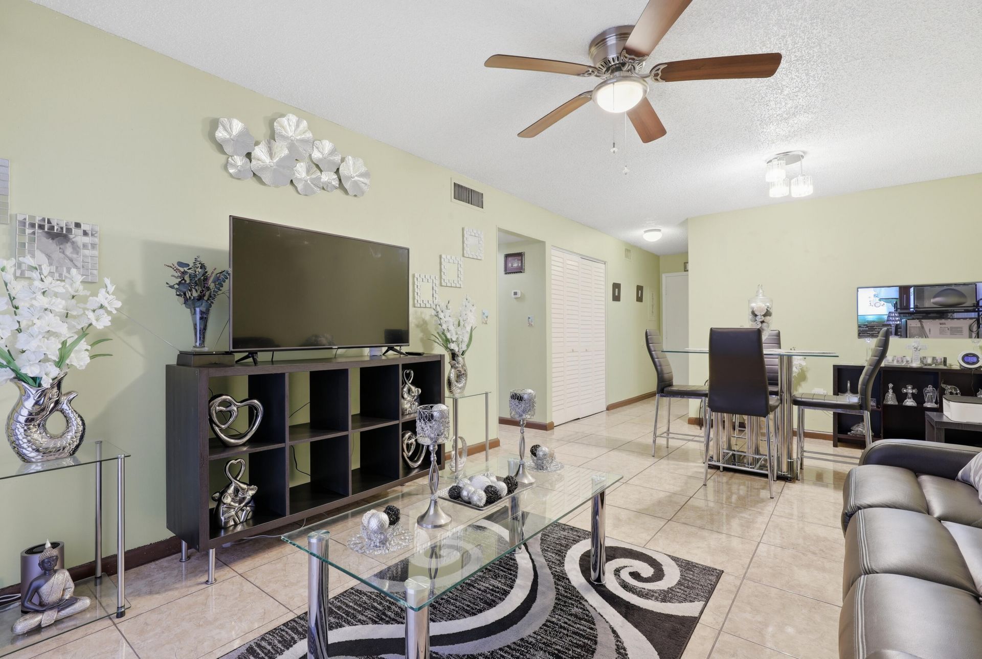 6074 Forest Hill Boulevard, Unit 101, West Palm Beach, FL 33415 Photo