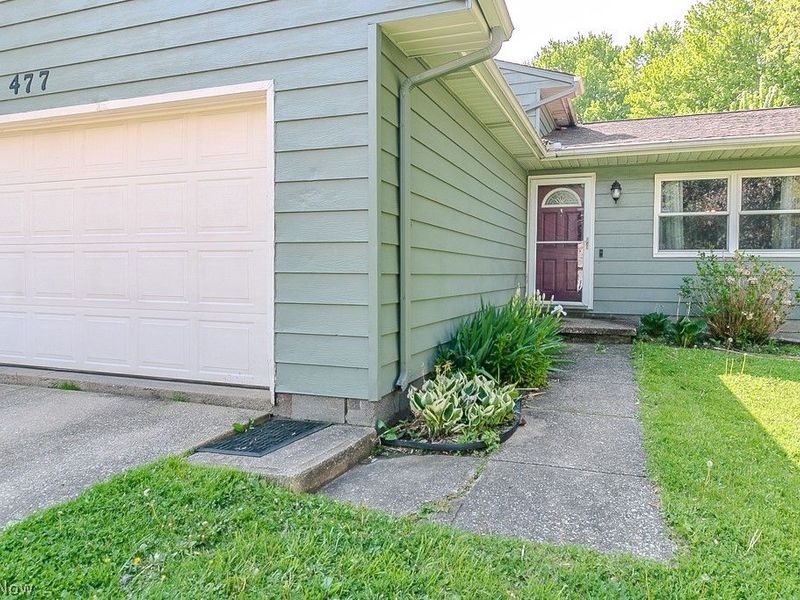 477 Hickory Lane, Painesville, OH 44077 Photo 3