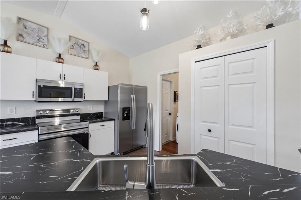 241 SW 34th Ter, Cape Coral, FL 33914 Photo
