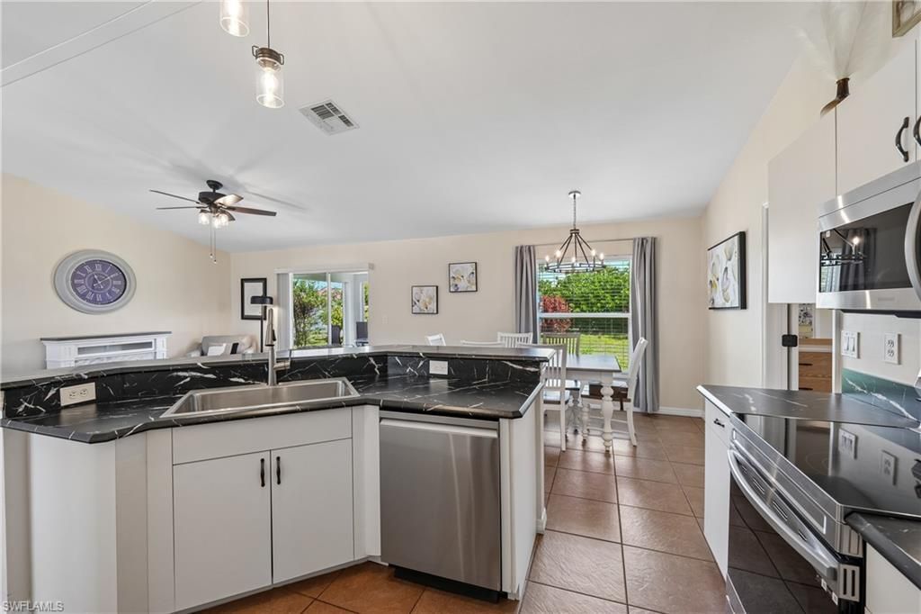 241 SW 34th Ter, Cape Coral, FL 33914 Photo