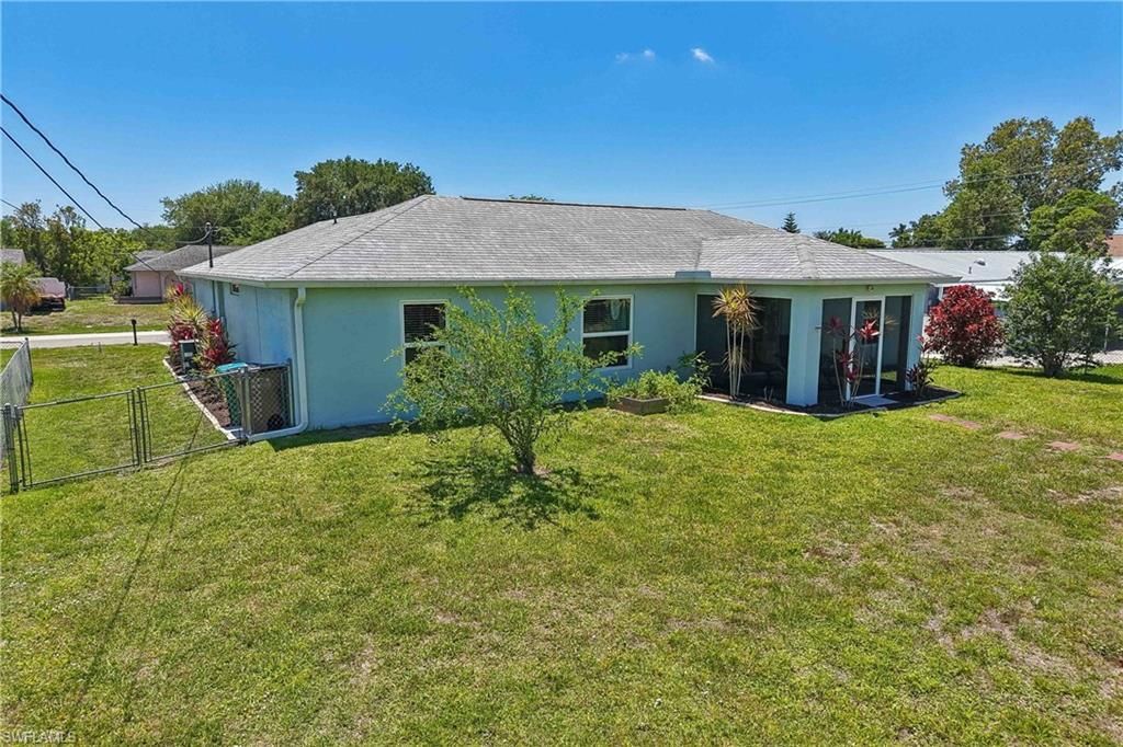 241 SW 34th Ter, Cape Coral, FL 33914 Photo
