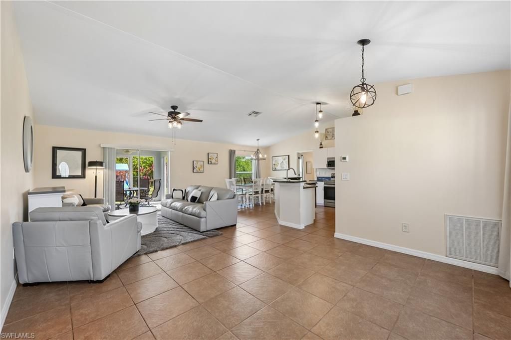 241 SW 34th Ter, Cape Coral, FL 33914 Photo