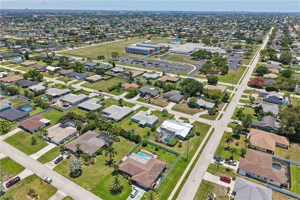 241 SW 34th Ter, Cape Coral, FL 33914 Photo