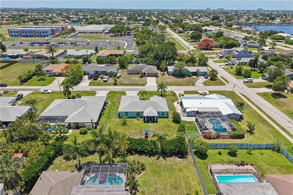 241 SW 34th Ter, Cape Coral, FL 33914 Photo