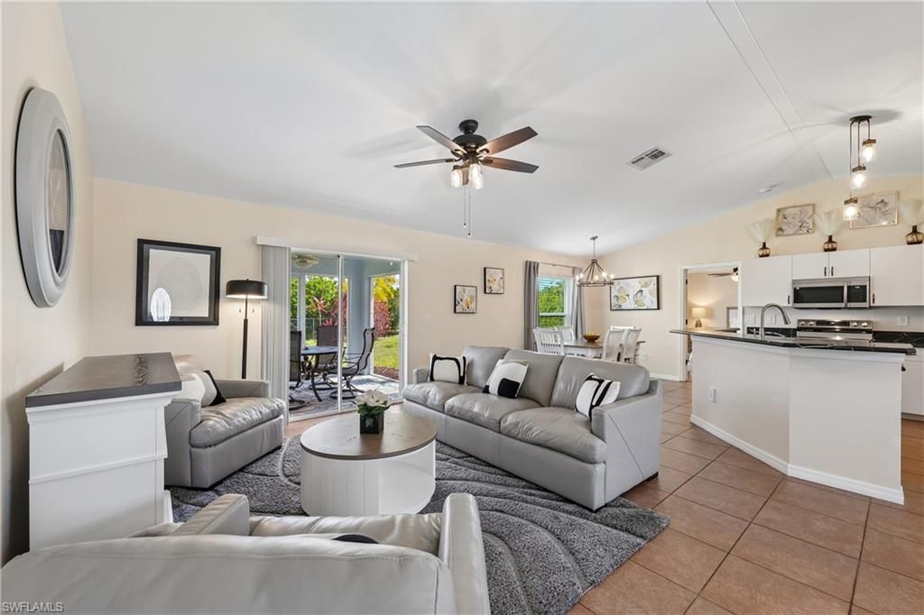 241 SW 34th Ter, Cape Coral, FL 33914 Photo