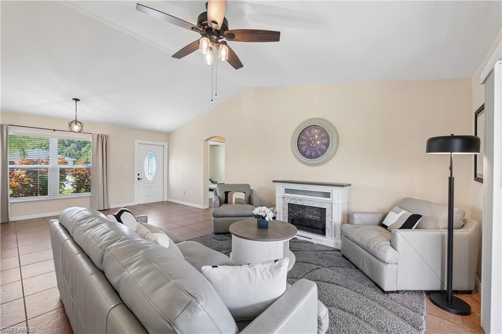 241 SW 34th Ter, Cape Coral, FL 33914 Photo