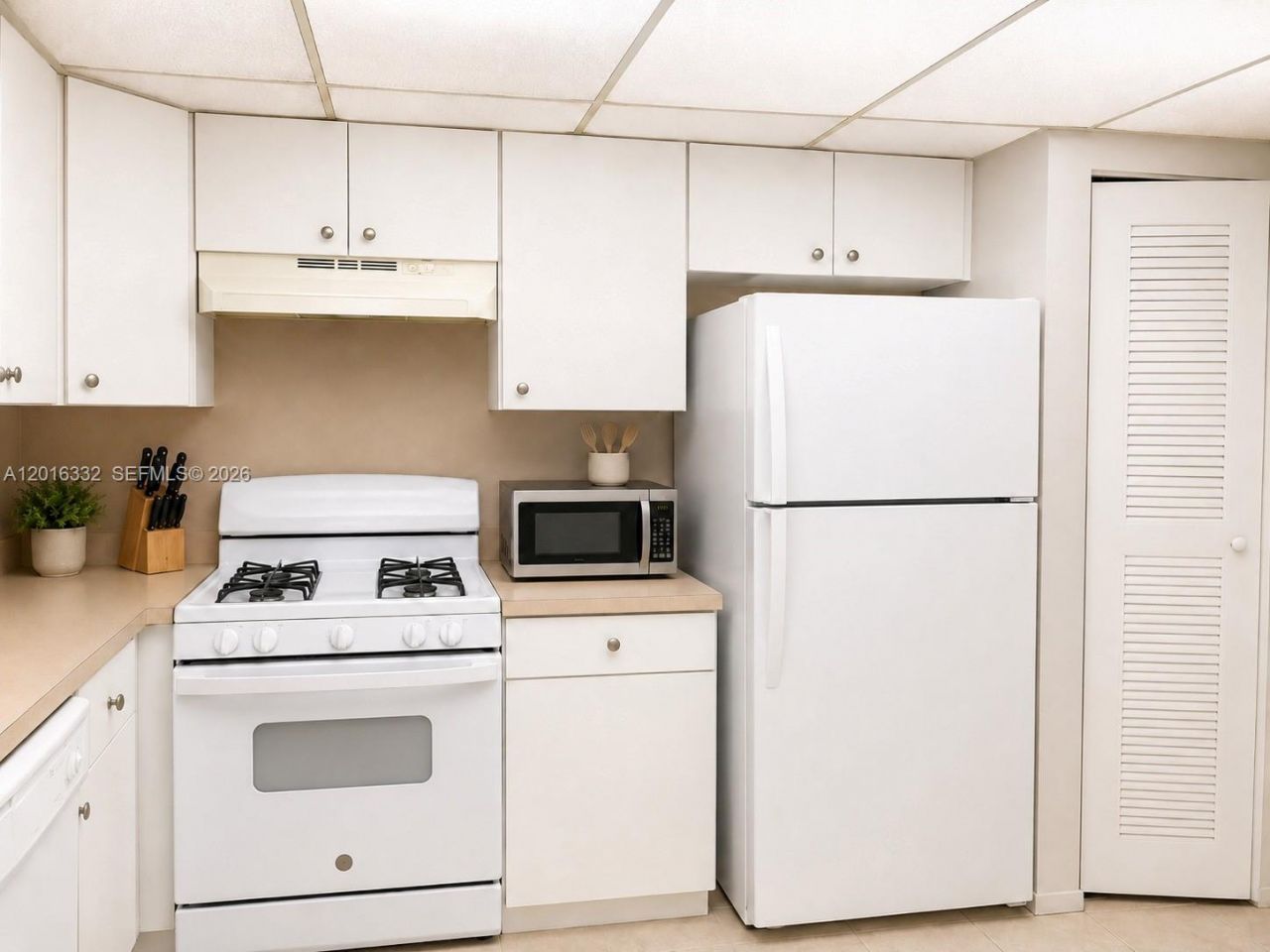 17911 NW 68th Ave, Unit M201, Hialeah, FL 33015 Photo