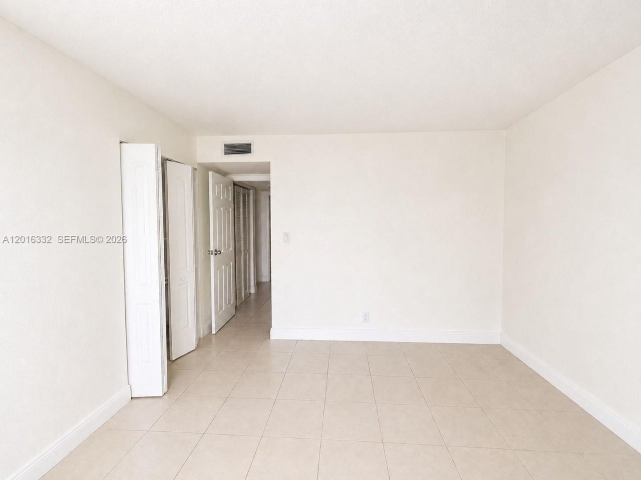 17911 NW 68th Ave, Unit M201, Hialeah, FL 33015 Photo
