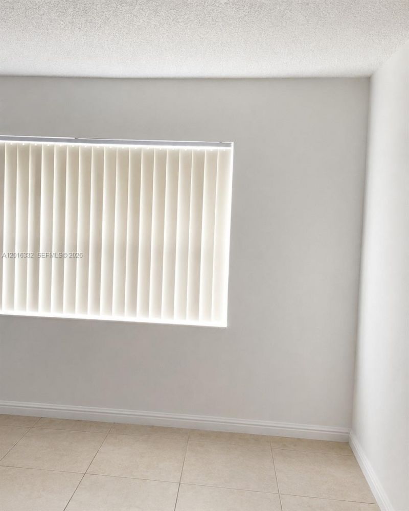 17911 NW 68th Ave, Unit M201, Hialeah, FL 33015 Photo