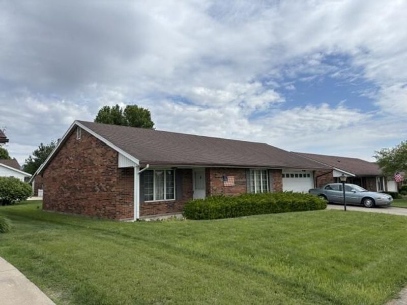 1232 Waterbury Place, Troy, OH 45373 Photo 3