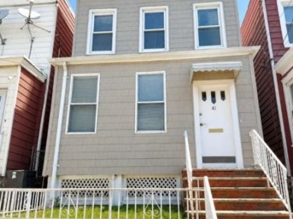 41 W 11Th St, Bayonne, NJ 07002
