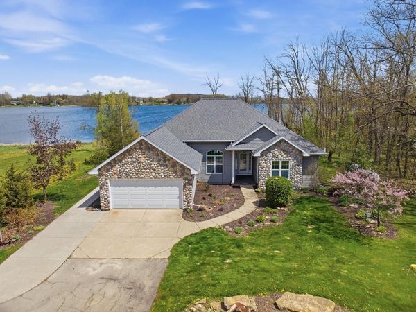 633 Neumeyer LANE, Brillion, WI 54110