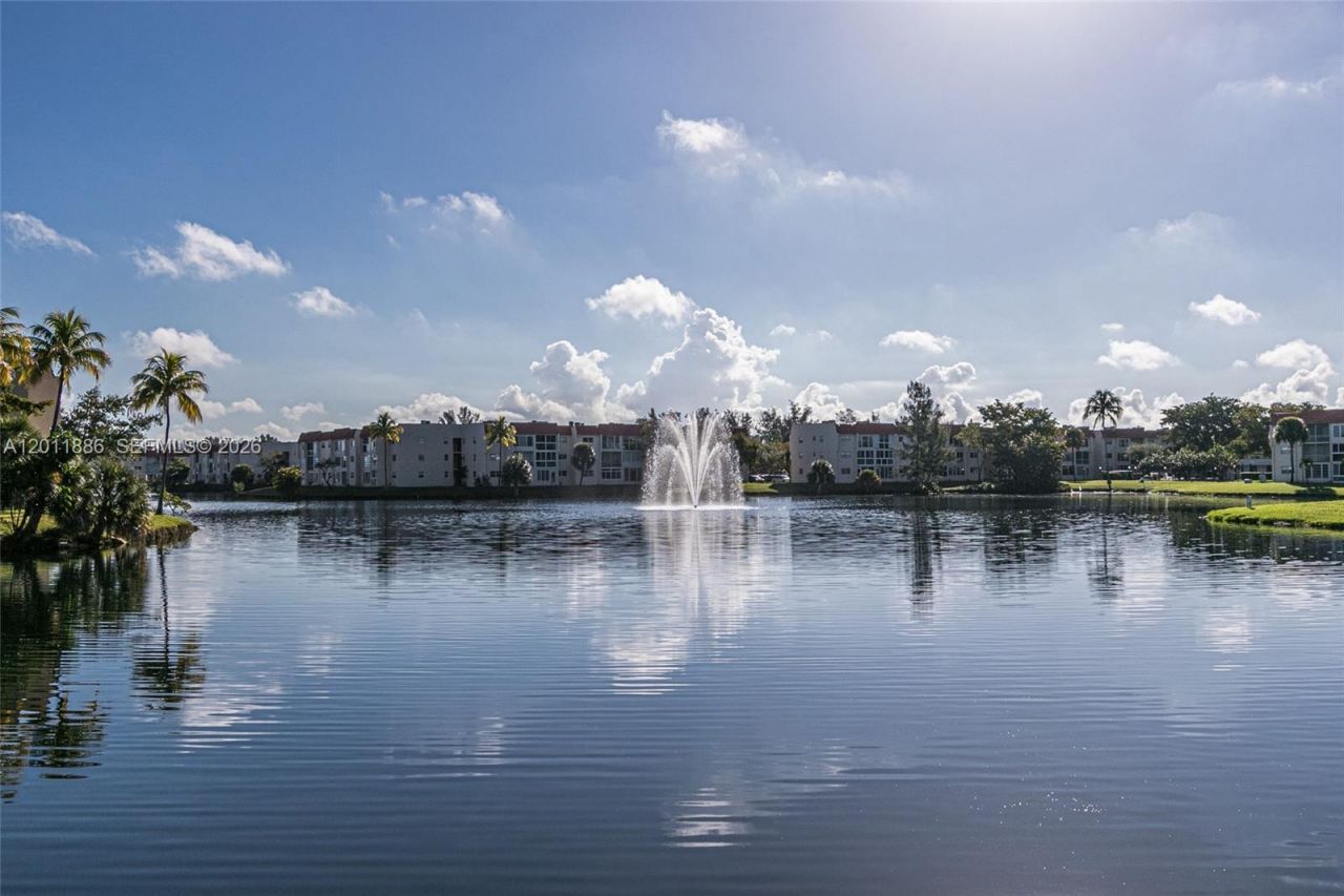 2831 E Sunrise Lakes Dr, Unit 105, Sunrise, FL 33322 Photo