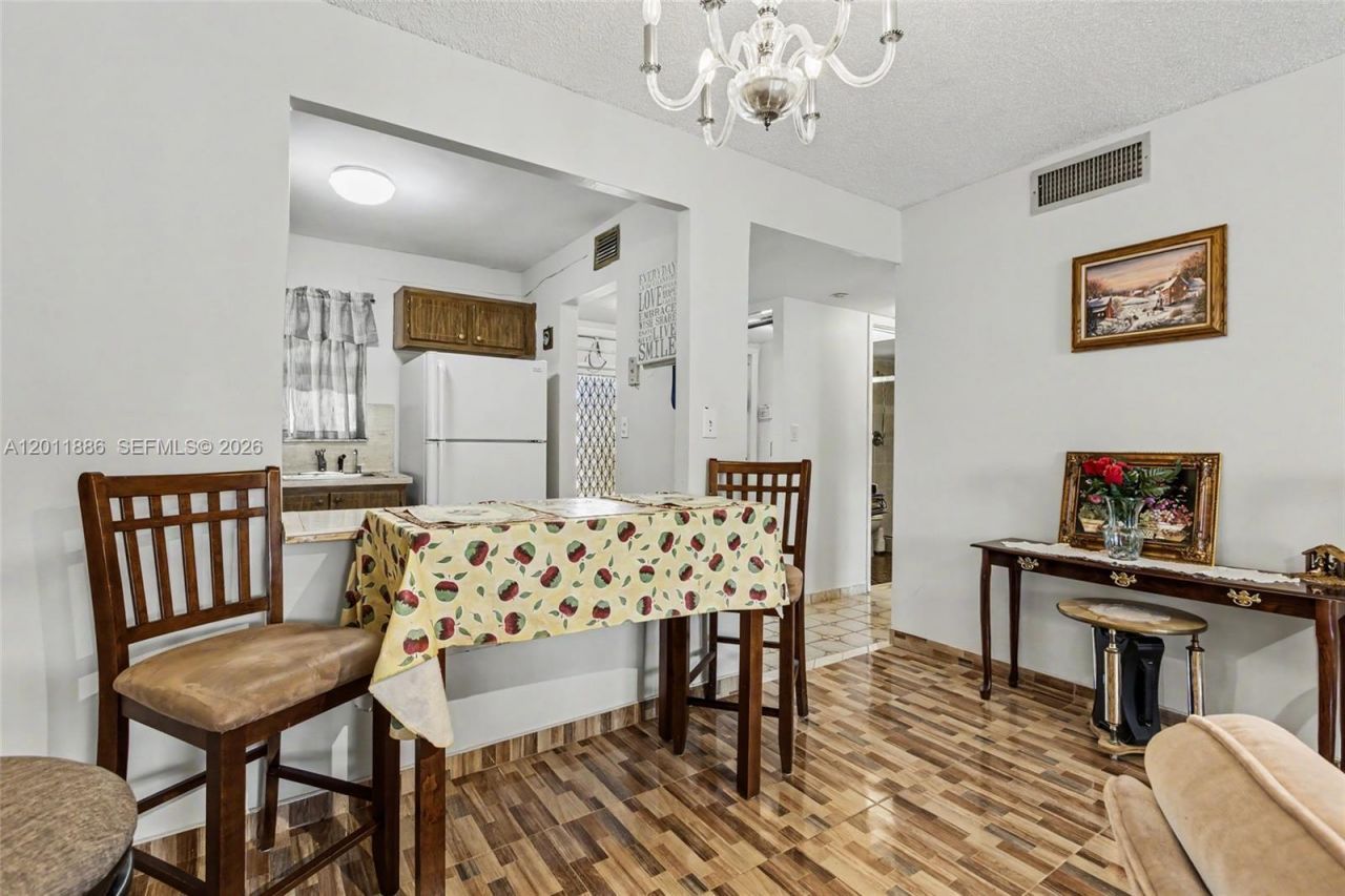2831 E Sunrise Lakes Dr, Unit 105, Sunrise, FL 33322 Photo