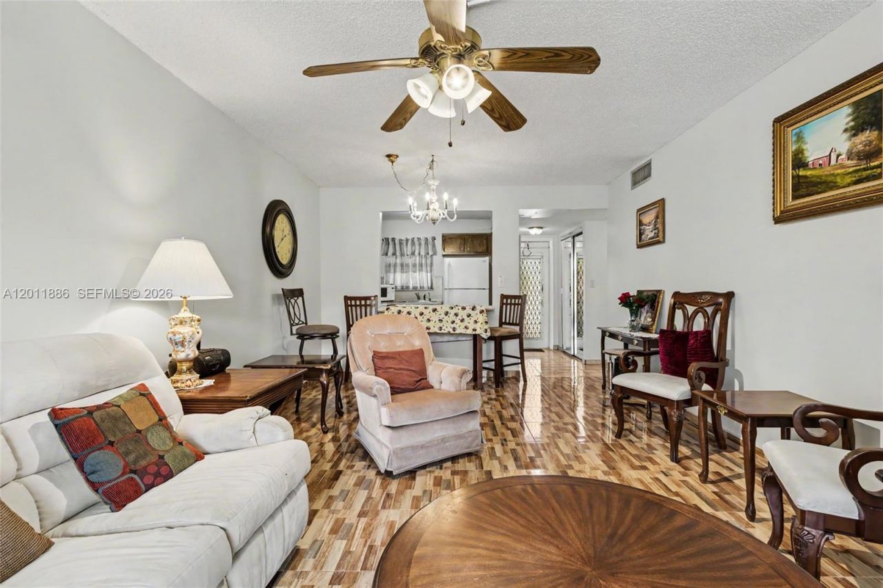 2831 E Sunrise Lakes Dr, Unit 105, Sunrise, FL 33322 Photo