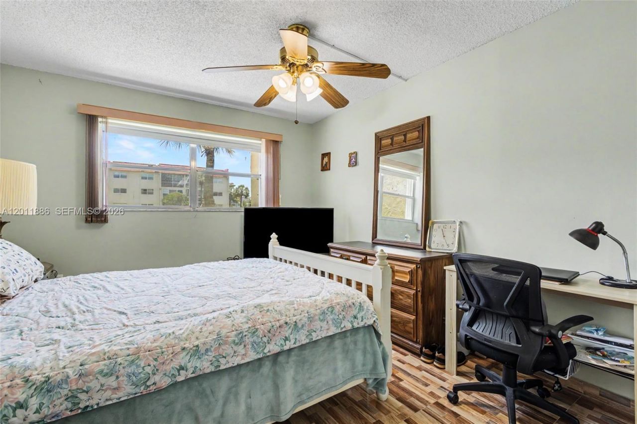 2831 E Sunrise Lakes Dr, Unit 105, Sunrise, FL 33322 Photo
