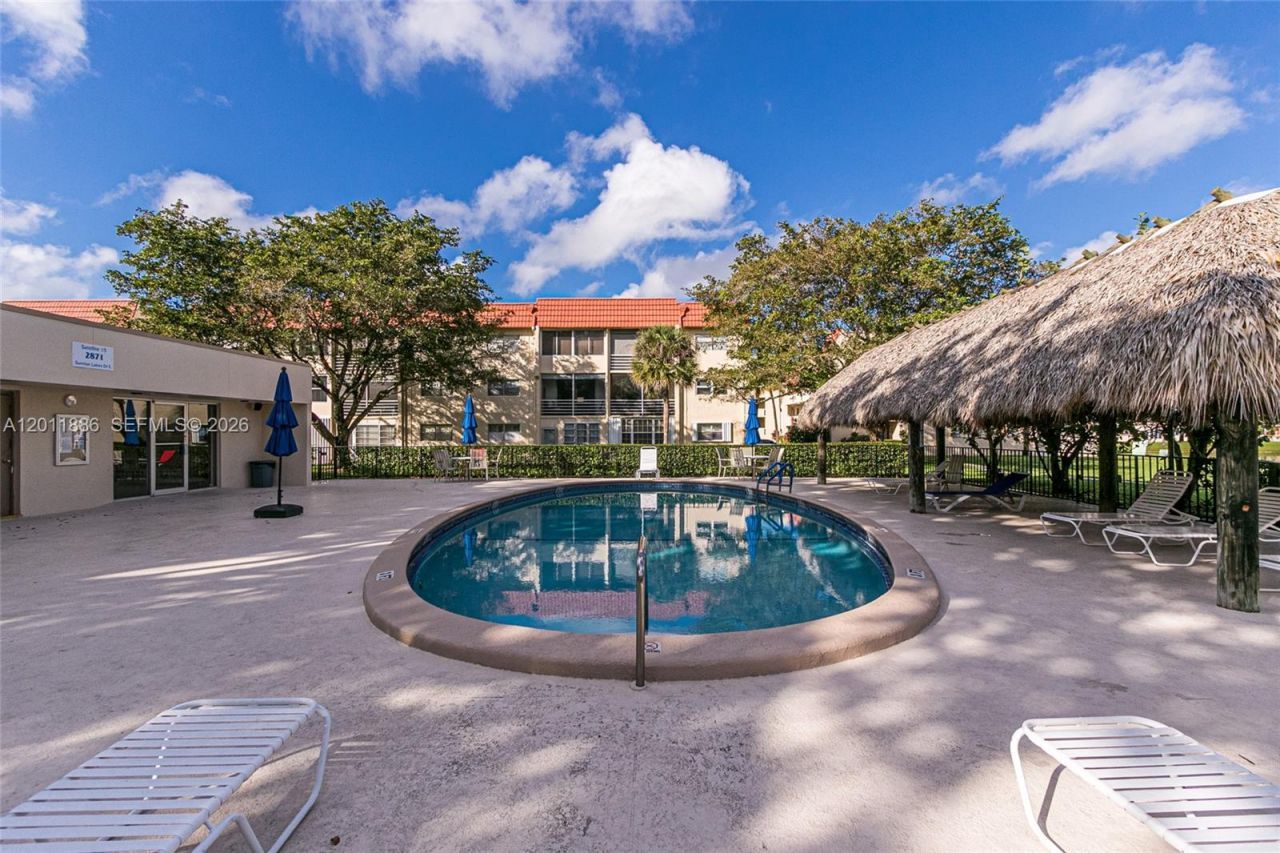 2831 E Sunrise Lakes Dr, Unit 105, Sunrise, FL 33322 Photo